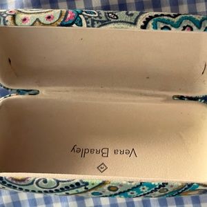 Vera Bradley glasses hardcase in Daisy Dot Paisley